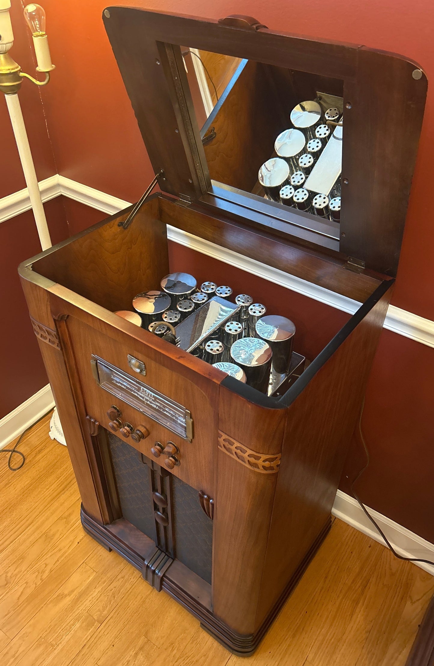 Top-down view of chrome radio components – collector-quality EH Scott amplifier with exceptional tone