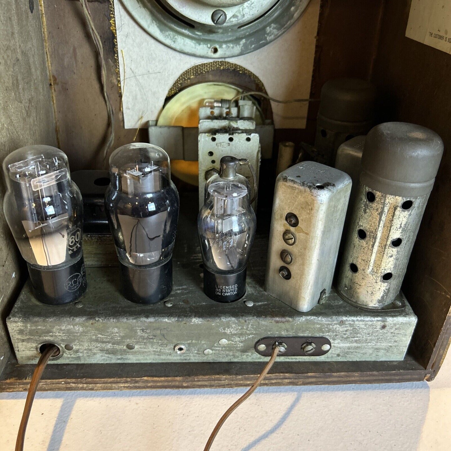 RARE VTG GAMBLE-SKOGMO CORONADO CUB TOMBSTONE TUBE RADIO 578 WORKS!