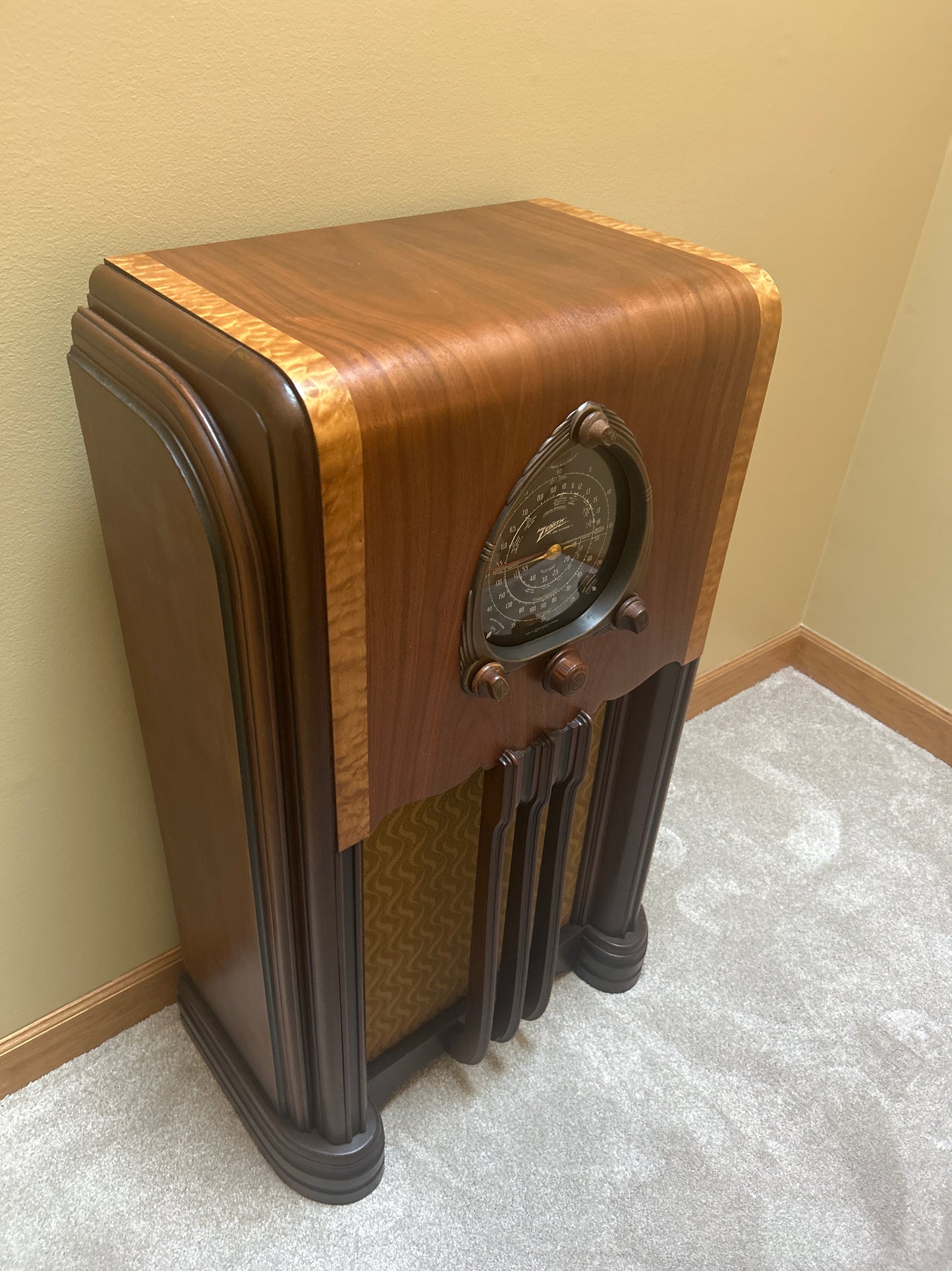 retro bluetooth speaker