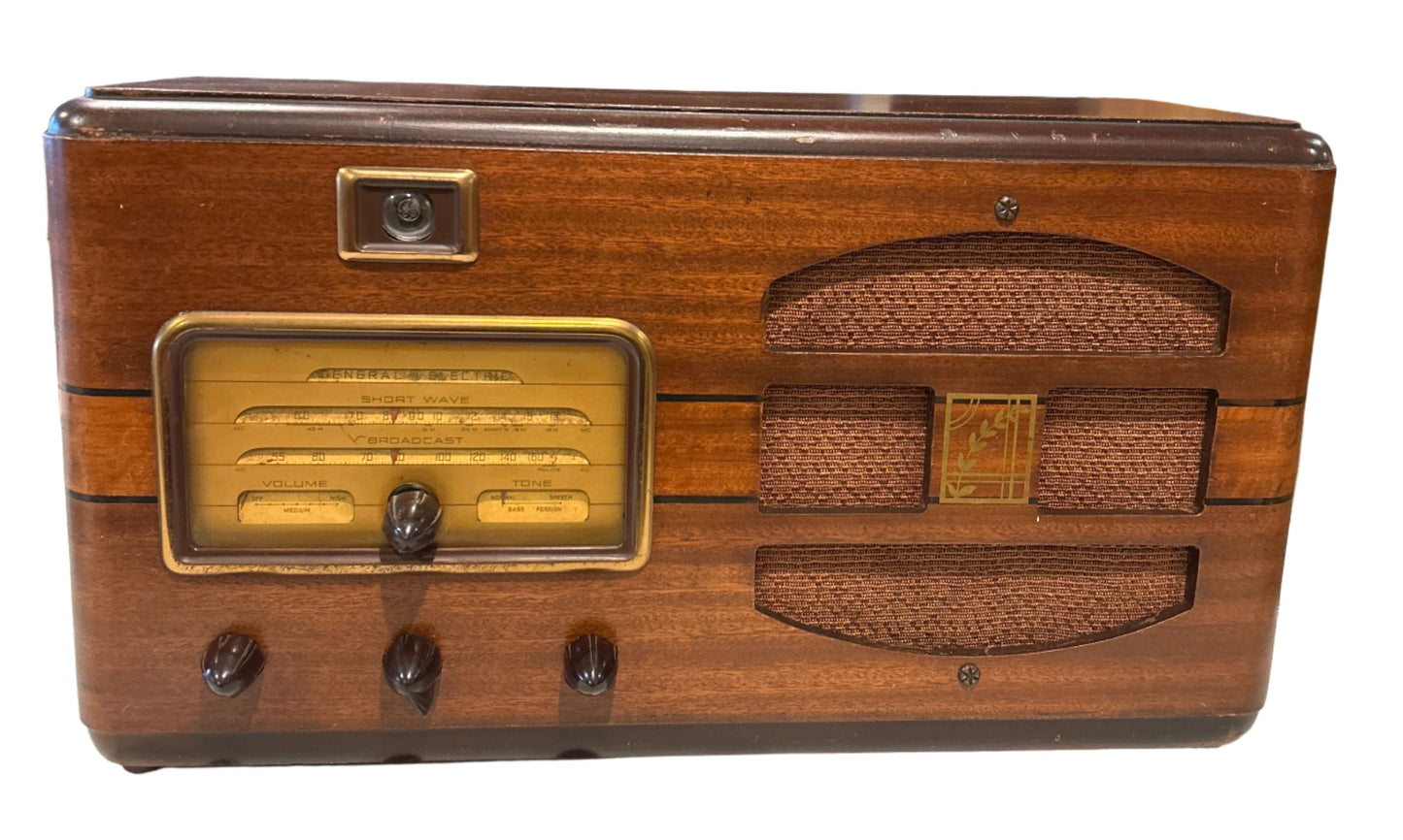 Rare General Electric Vintage Radio | Iconic 6U5 Tube