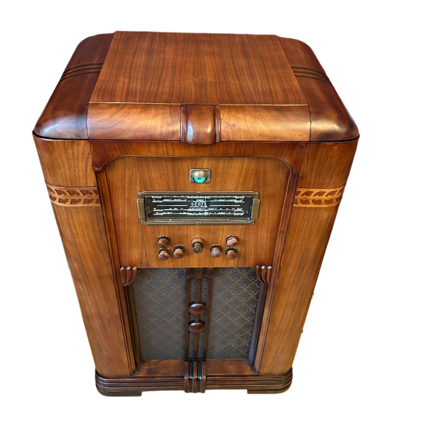 Restored 1930s console radio in studio setting – vintage guitar amp for home audio or performance use