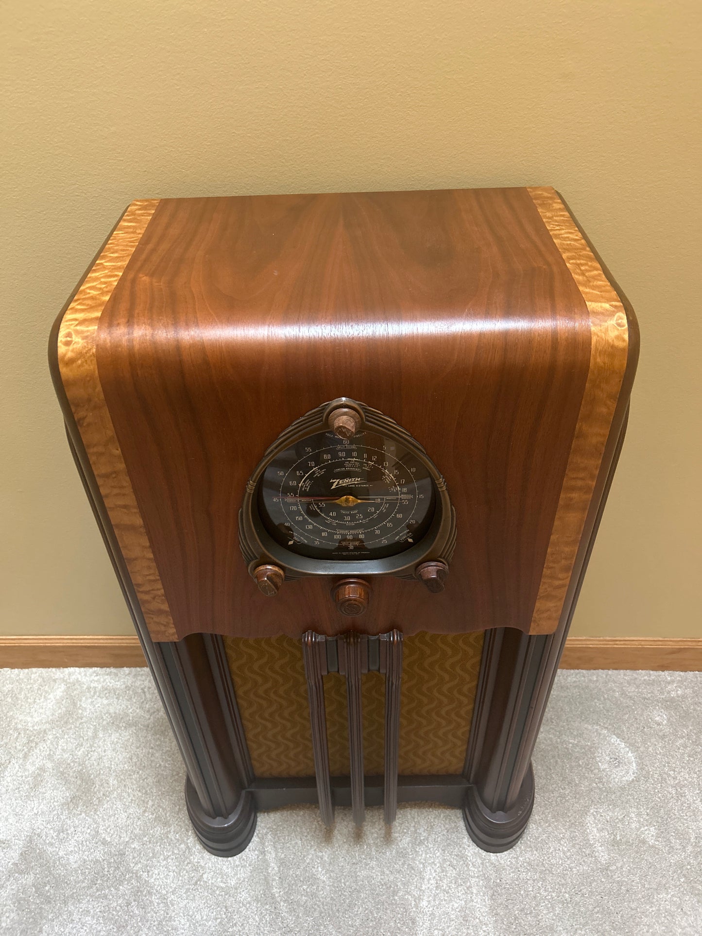 antique bluetooth speaker