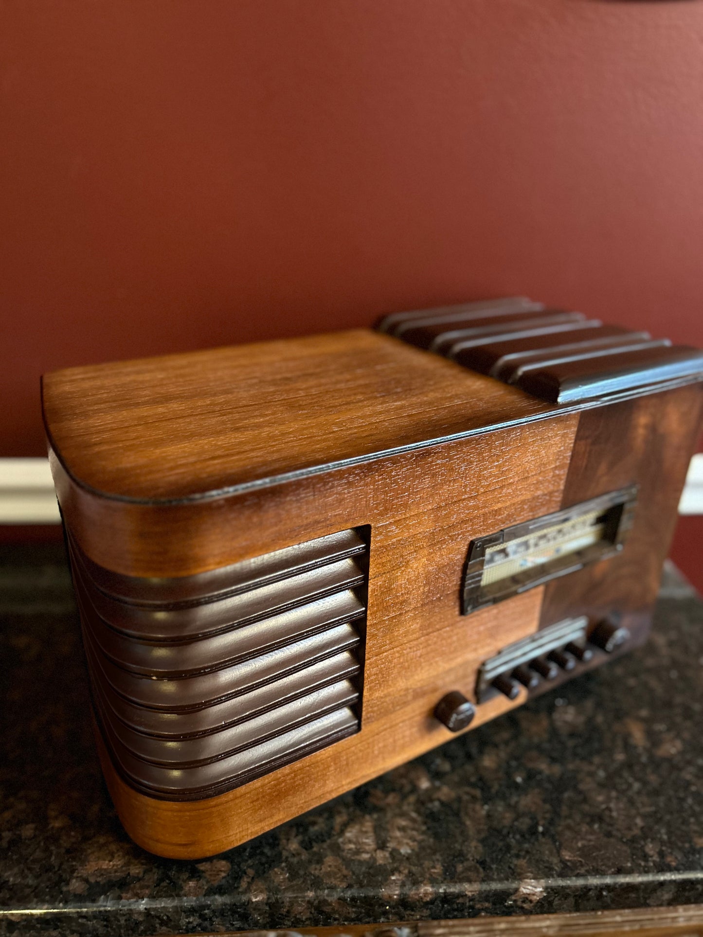 Firestone Air Chief Radio R-313-A (1939)(wood tube table radio)