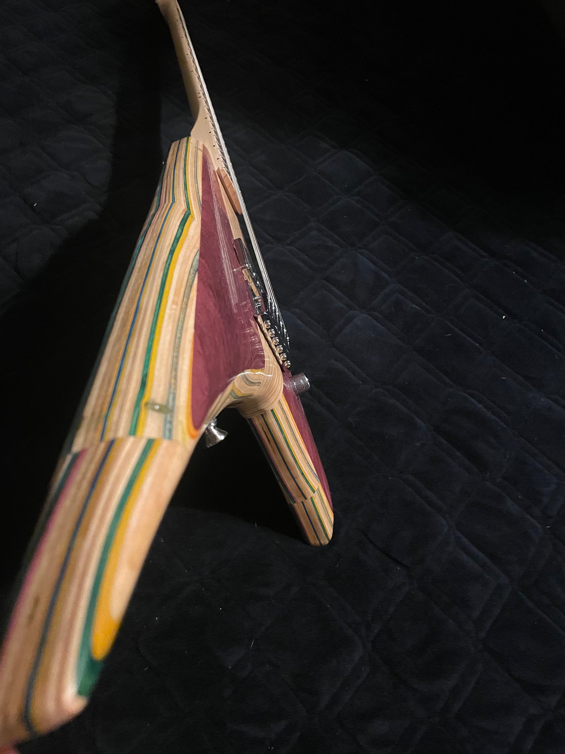 Offset V Skateboard Guitar – Purpleheart & Maple