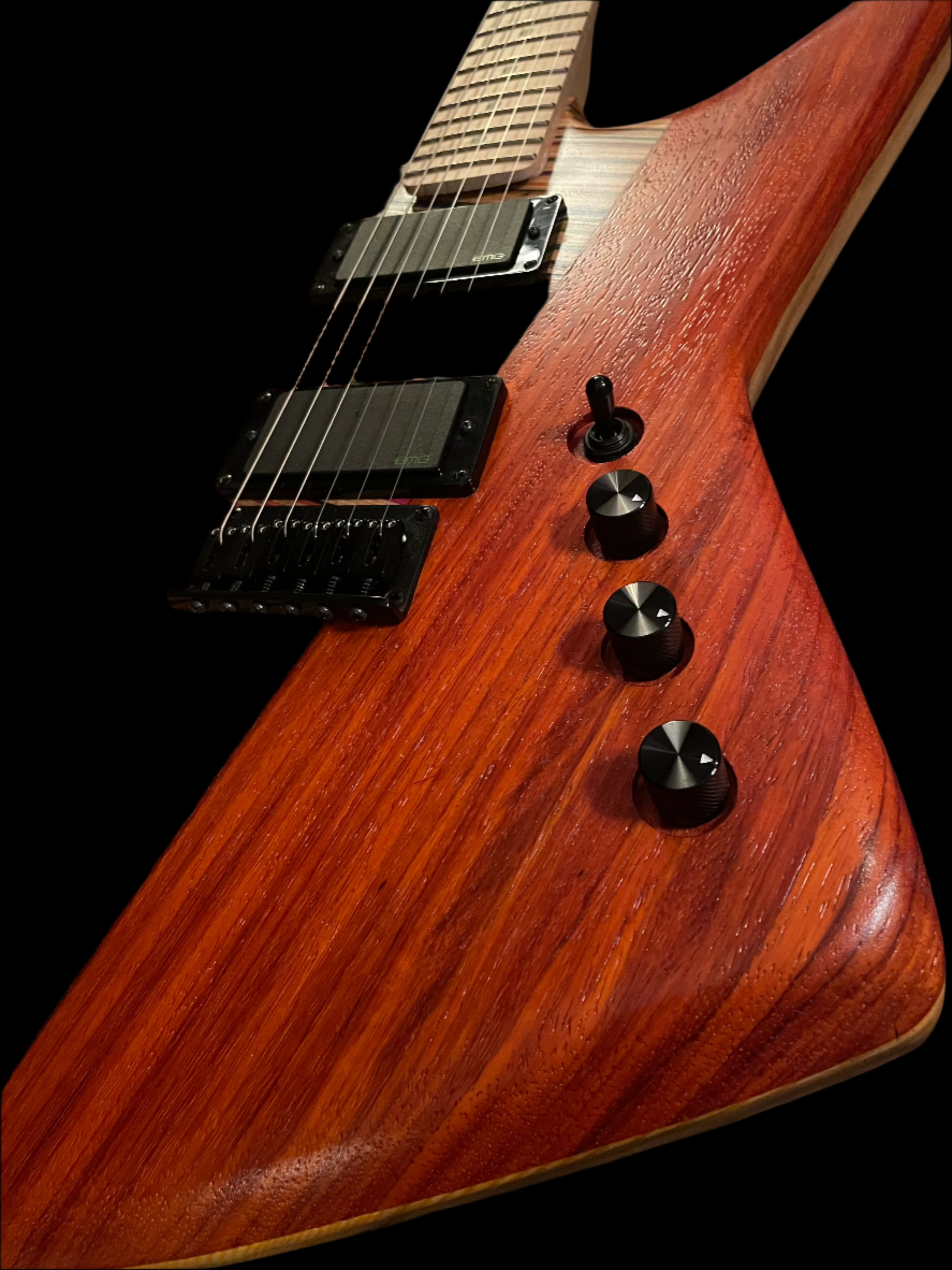 Skateboard Guitar Explorer Shape – Padauk & Ash