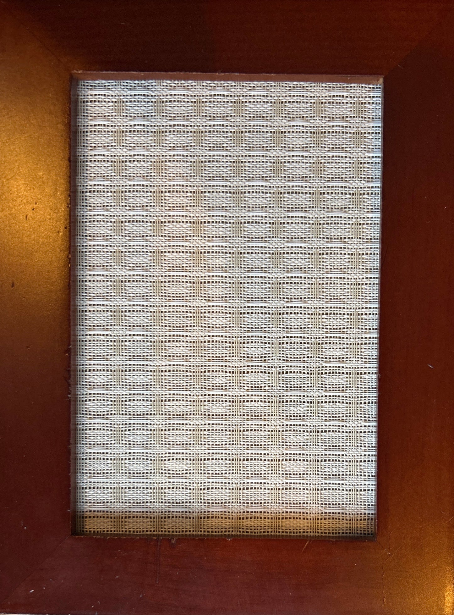 white and cream Vintage Magnatone amp grill cloth – premium speaker grille fabric for classic amplifier restoration and custom builds.