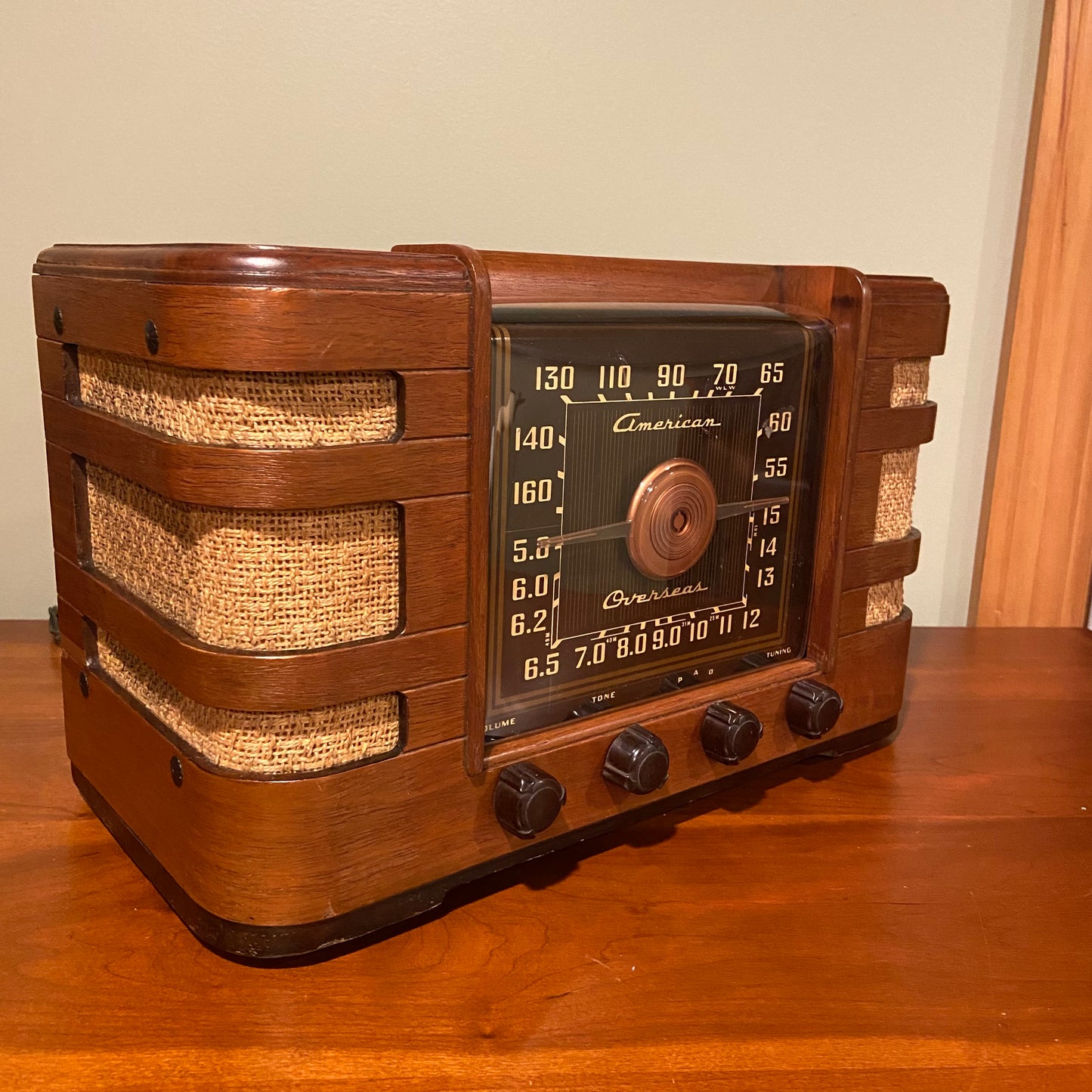 1946 Crosley Model 66TC Mid Century Radio.