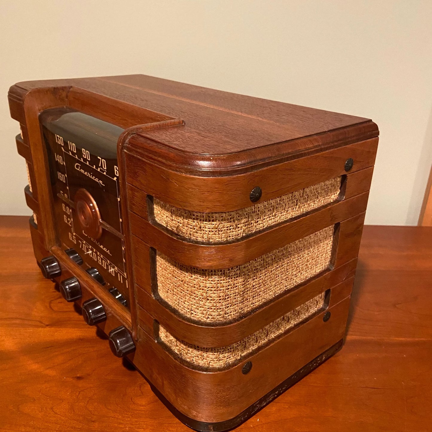 1946 Crosley Model 66TC Mid Century Radio.
