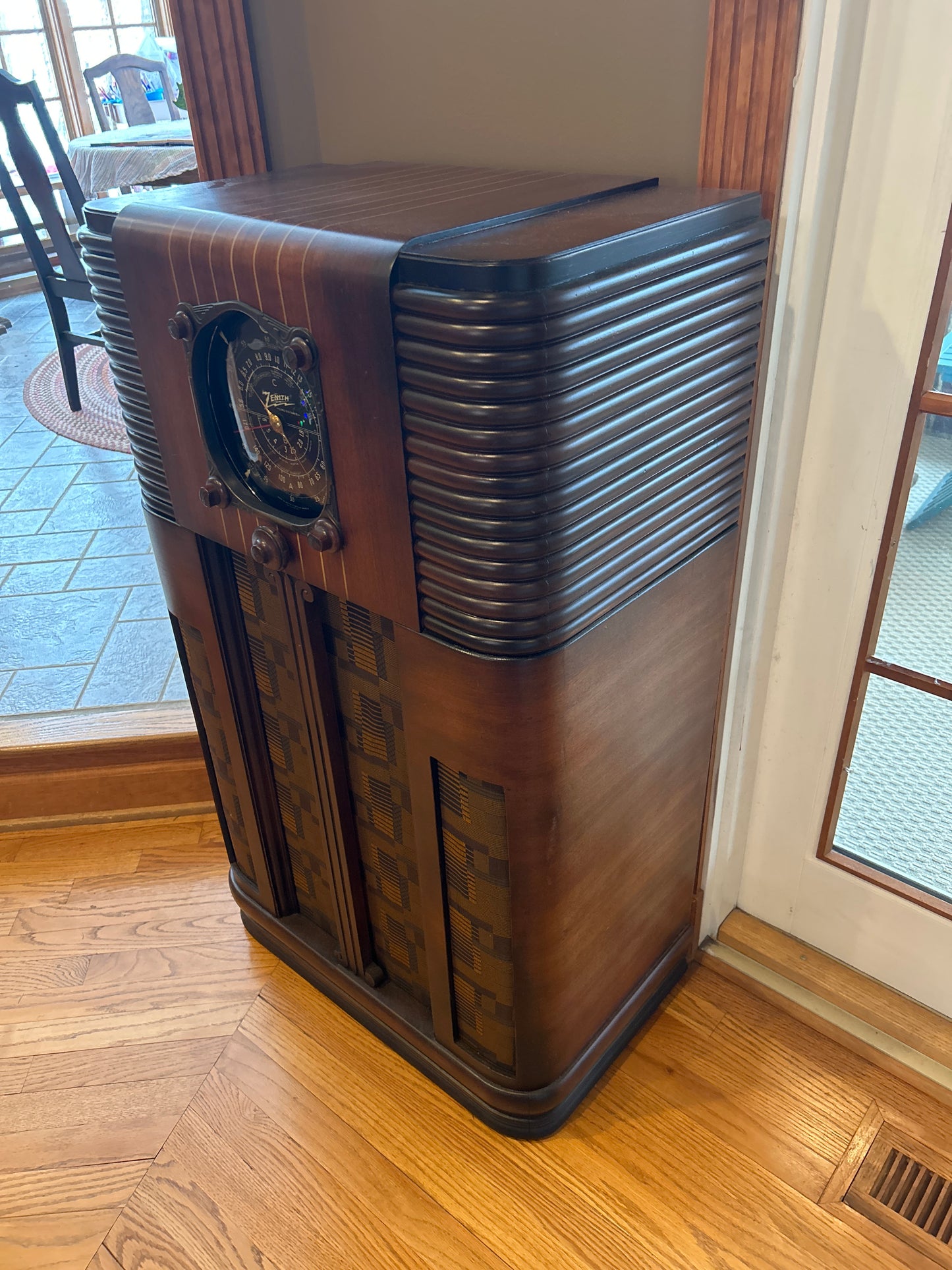 Zenith 10-S-160 Console Radio – Restored w/ Bluetooth Input - Free Shipping