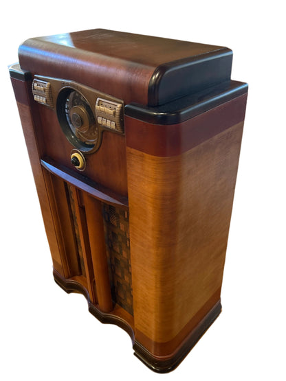 1941 Zenith Console Radio