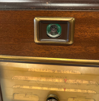 Rare General Electric Vintage Radio | Iconic 6U5 Tube