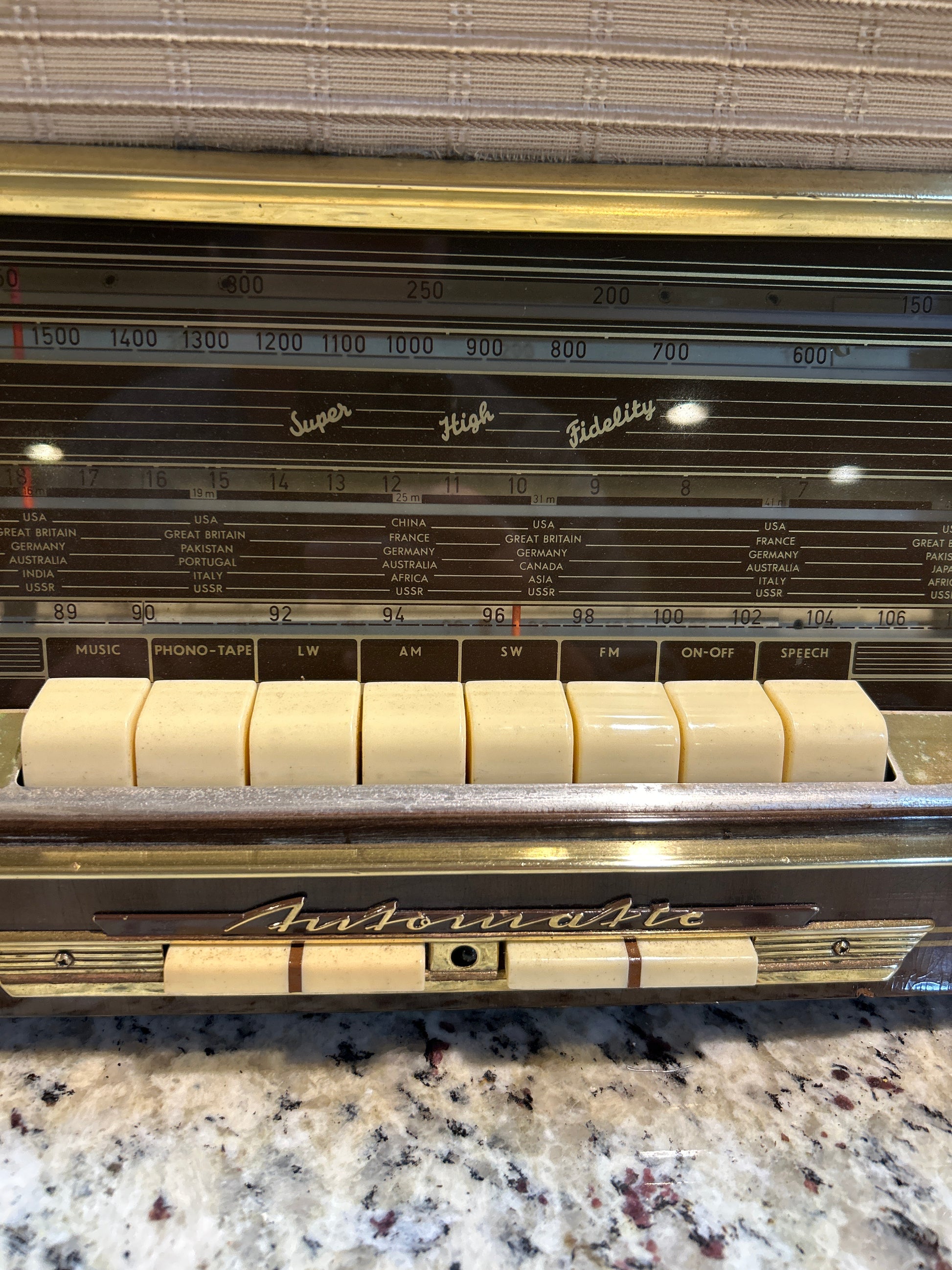 SABA Automatic 300 9T collector’s edition details