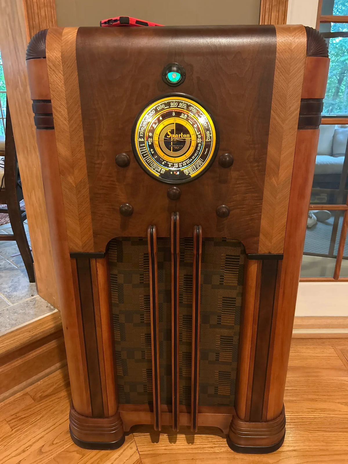 vintage Bluetooth radio