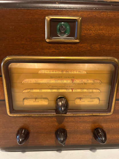 Rare General Electric Vintage Radio | Iconic 6U5 Tube