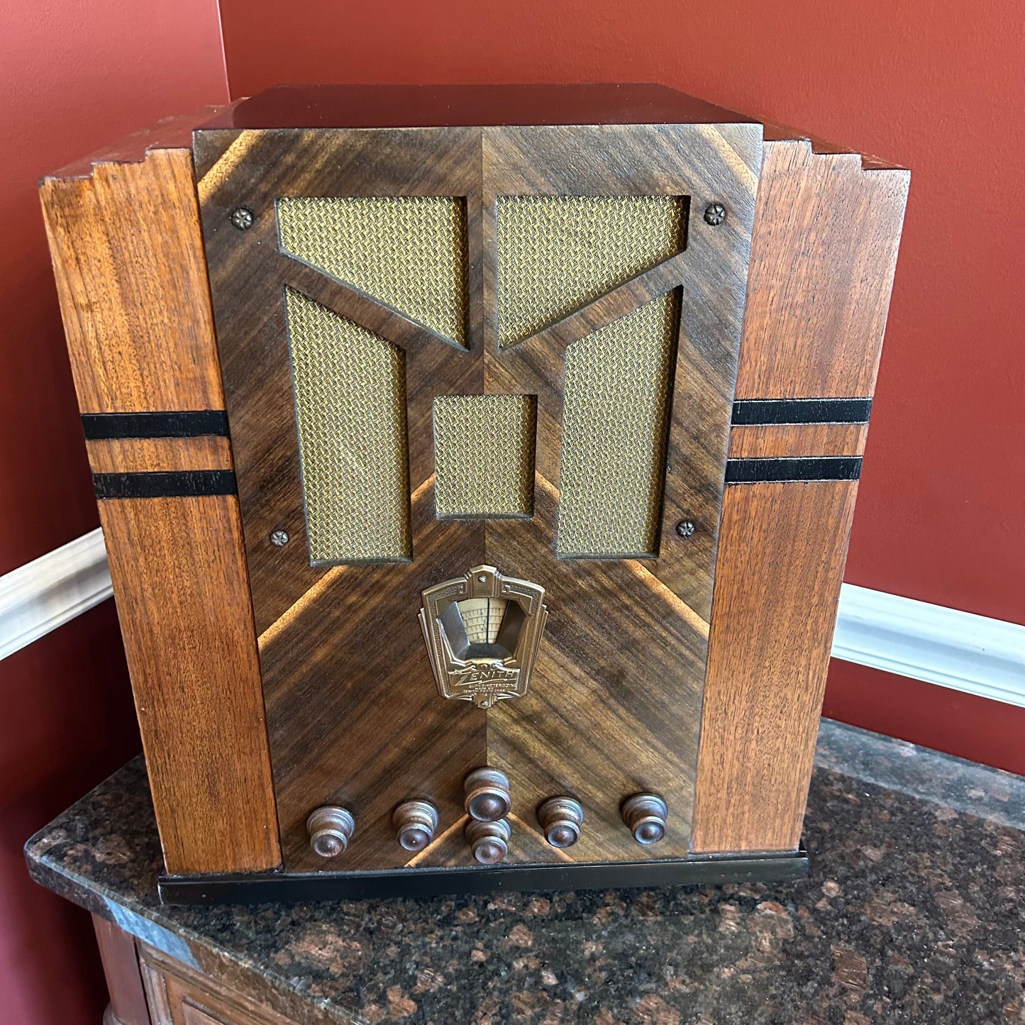 Zenith Model 288 Tombstone Radio (1934)