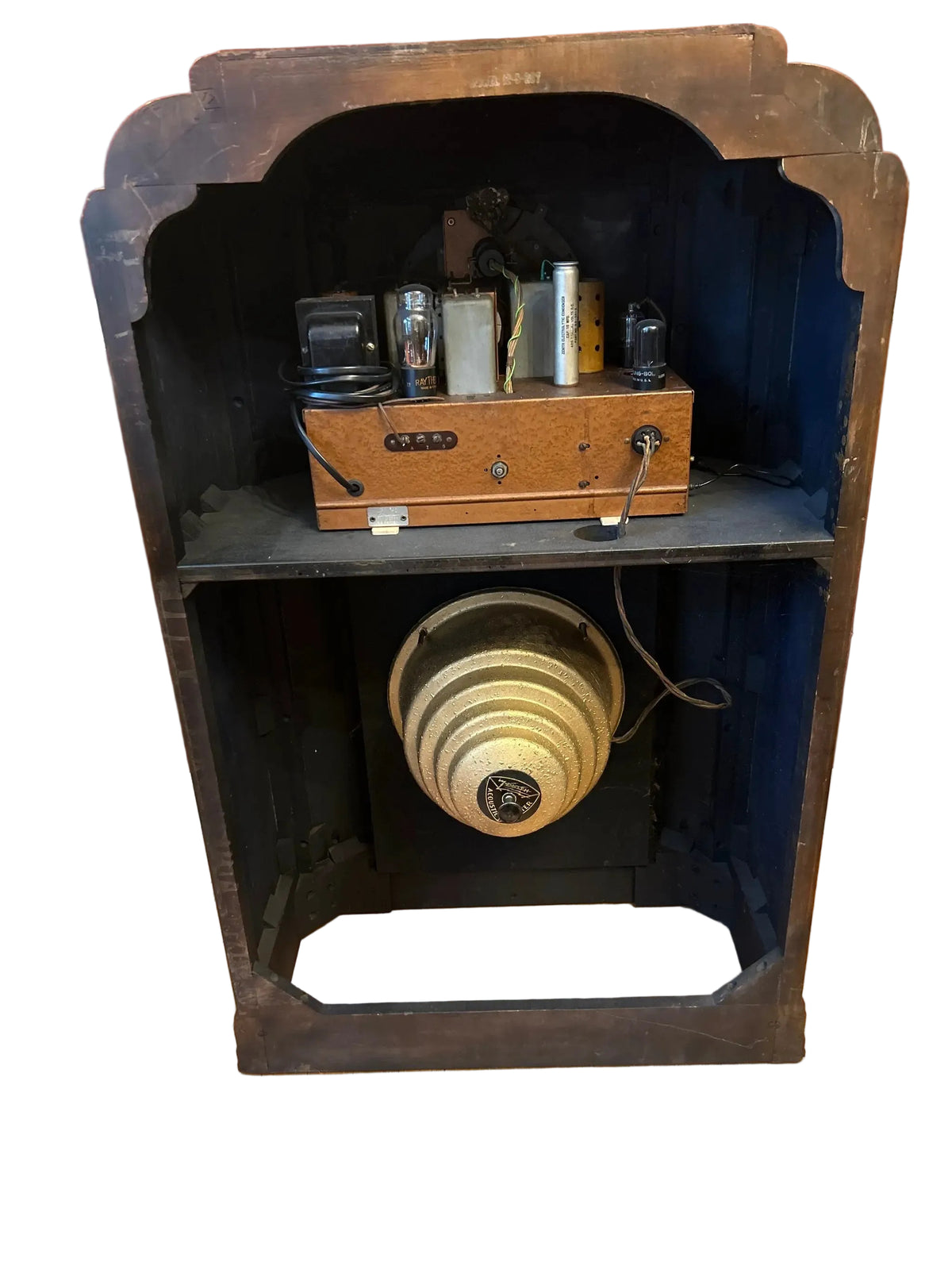 vintage-style radio with Bluetooth