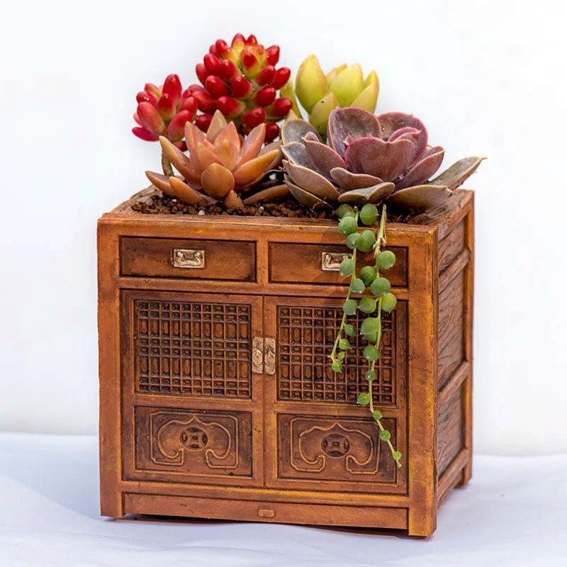 Big River Hardware Sedum Planter Retro Radio Style