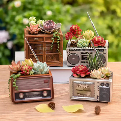 Big River Hardware Sedum Planter Retro Radio Style