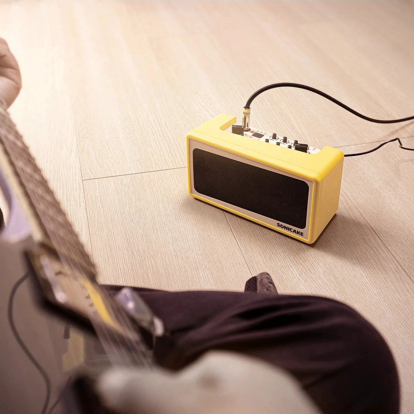 Sonicake Amp Toast Speaker Mini Guitar Combo Amplifier Light weight All-in-one Bluetooth Bedroom Multi-Effects QAM-50