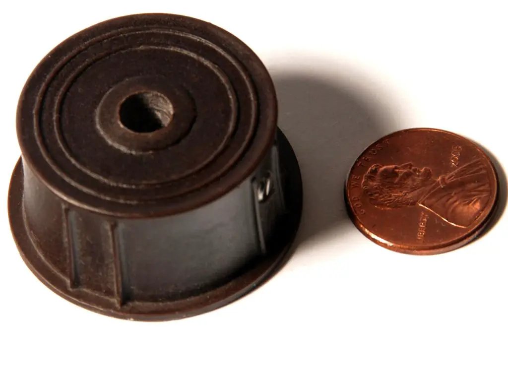 Zenith 1939 swirled brown reproduction tuning knob, K39