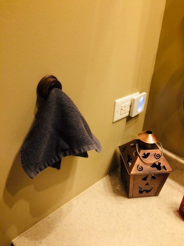  hand towel holder