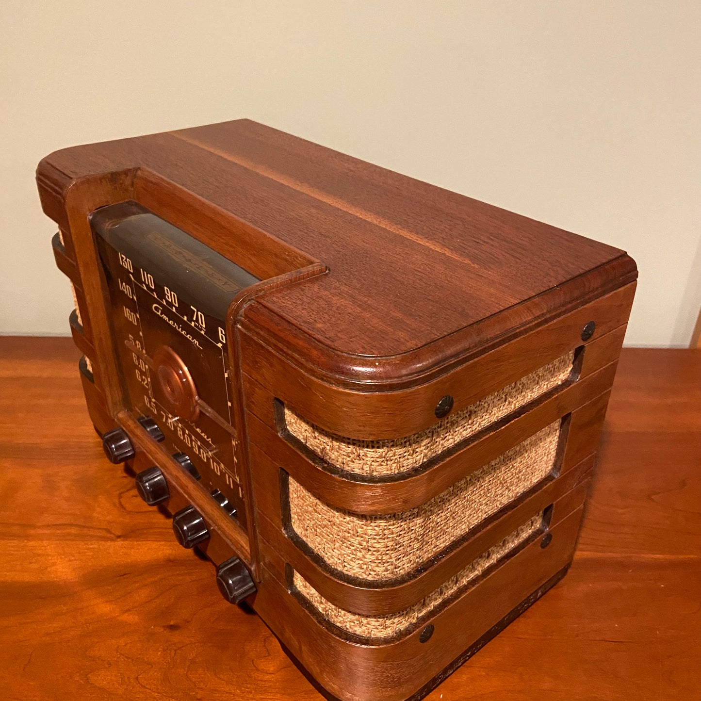 1946 Crosley Model 66TC Mid Century Radio.