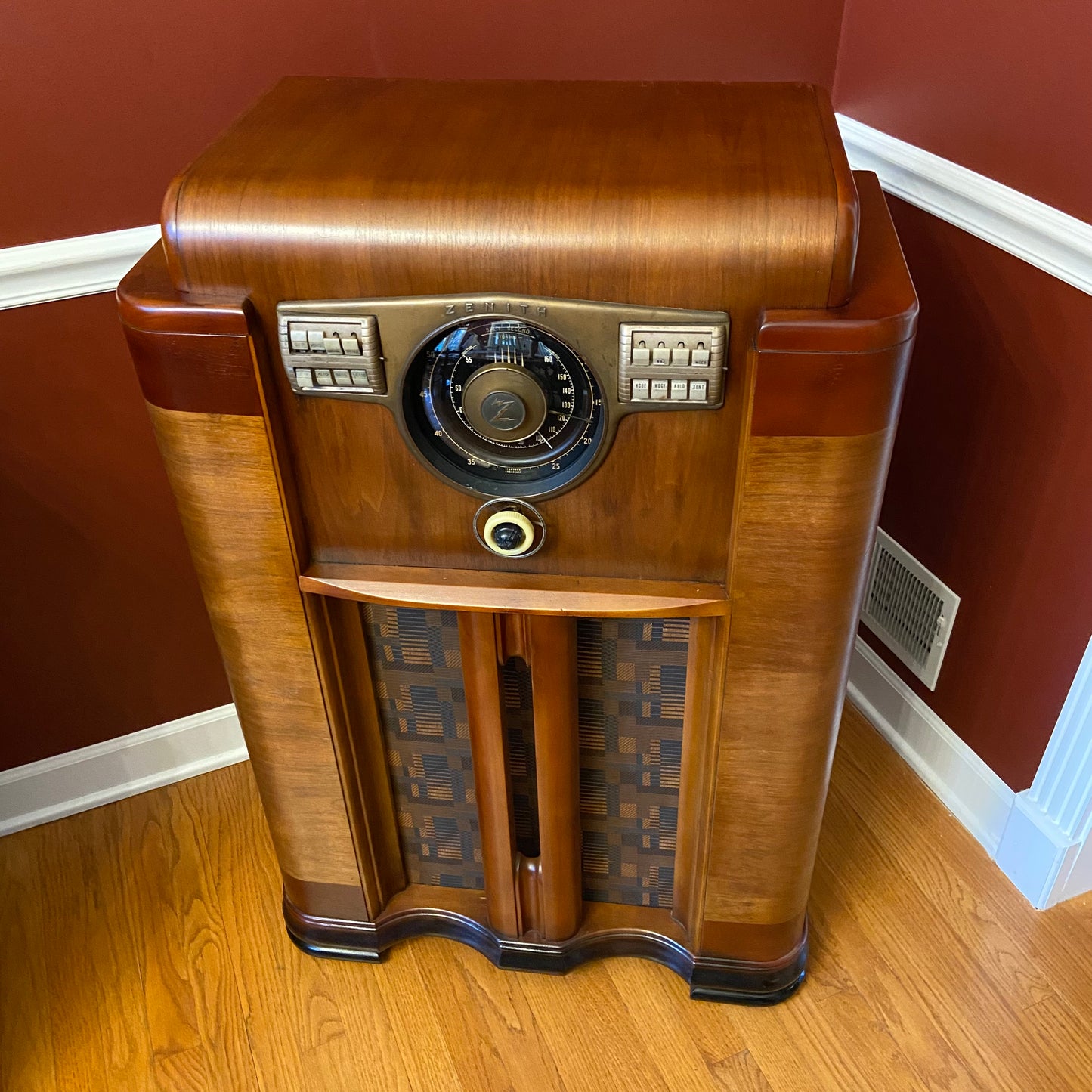 Zenith 12-S-568 Console (1941)