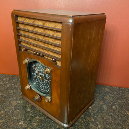 Zenith 6-S-128 cabinet / 8-S-129 Chassis Tombstone (1937)